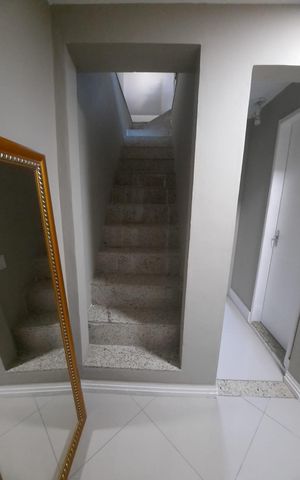 Casa de condomínio à venda com 210m², 3 quartos e 2 vagas Casa de condomínio à venda com 210m², 3 quartos e 2 vagasSala