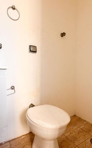 Apartamento à venda com 83m², 2 quartos e 1 vaga Apartamento à venda com 83m², 2 quartos e 1 vagaBanheiro de serviço