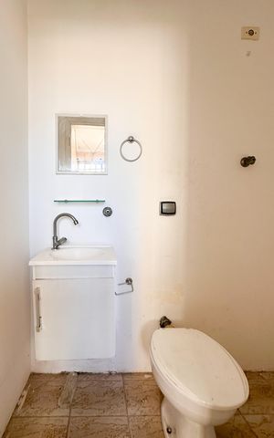 Apartamento à venda com 83m², 2 quartos e 1 vaga Apartamento à venda com 83m², 2 quartos e 1 vagaBanheiro de serviço