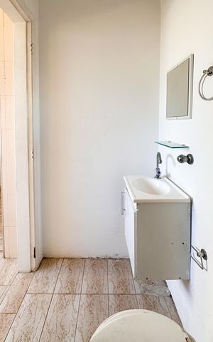 Apartamento à venda com 83m², 2 quartos e 1 vaga Apartamento à venda com 83m², 2 quartos e 1 vagaBanheiro de serviço