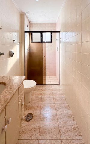 Apartamento à venda com 83m², 2 quartos e 1 vaga Apartamento à venda com 83m², 2 quartos e 1 vagaBanheiro Social