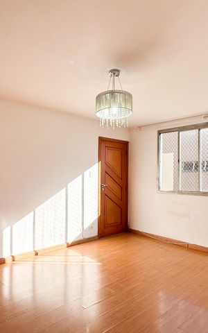 Apartamento à venda com 83m², 2 quartos e 1 vaga Apartamento à venda com 83m², 2 quartos e 1 vagaSala