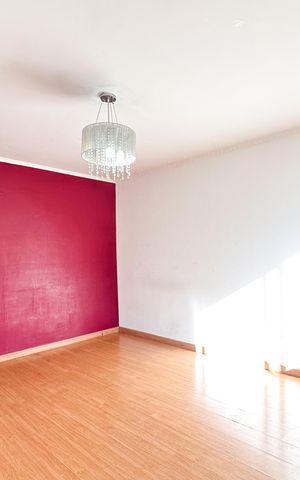 Apartamento à venda com 83m², 2 quartos e 1 vaga Apartamento à venda com 83m², 2 quartos e 1 vagaSala