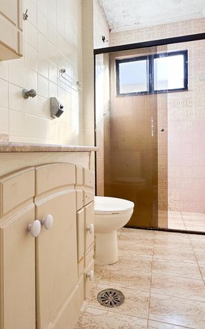 Apartamento à venda com 83m², 2 quartos e 1 vaga Apartamento à venda com 83m², 2 quartos e 1 vagaBanheiro Social