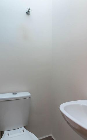 Casa de condomínio à venda com 70m², 2 quartos e 2 vagasLavabo
