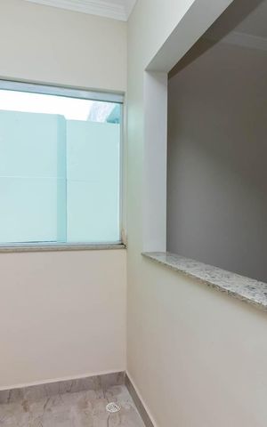 Casa de condomínio à venda com 70m², 2 quartos e 2 vagasSala