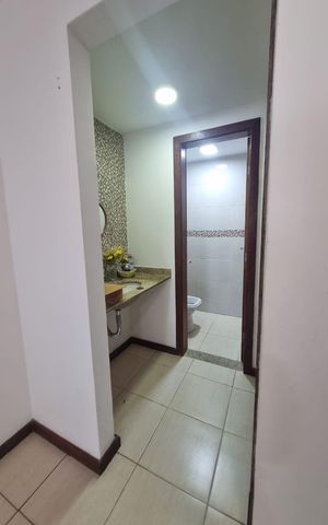 Casa à venda com 143m², 3 quartos e 2 vagas Casa à venda com 143m², 3 quartos e 2 vagasBanheiro