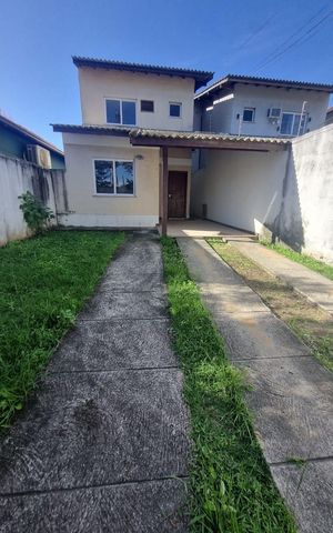 Casa à venda com 143m², 3 quartos e 2 vagas Casa à venda com 143m², 3 quartos e 2 vagasÁrea externa