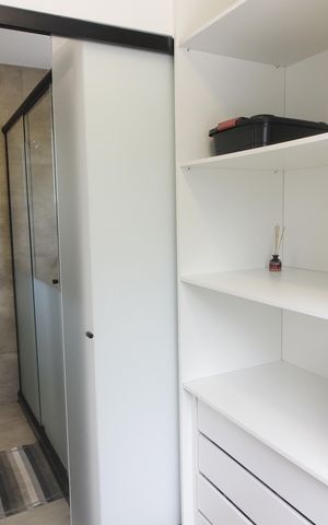Casa de condomínio para alugar com 200m², 4 quartos e 2 vagasCloset da suíte