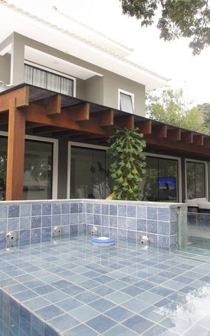 Casa de condomínio para alugar com 200m², 4 quartos e 2 vagasPiscina