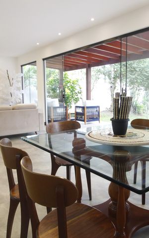 Casa de condomínio para alugar com 200m², 4 quartos e 2 vagasSala