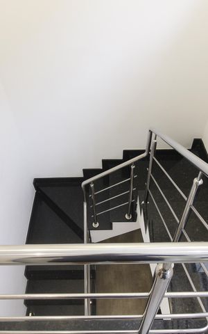 Casa de condomínio para alugar com 200m², 4 quartos e 2 vagasEscada