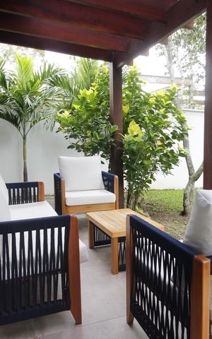 Casa de condomínio para alugar com 200m², 4 quartos e 2 vagasVaranda