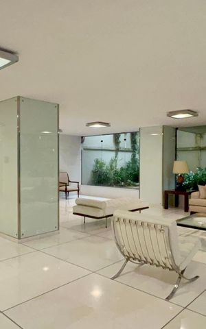 Apartamento à venda com 355m², 3 quartos e 5 vagas Apartamento à venda com 355m², 3 quartos e 5 vagasHall de entrada