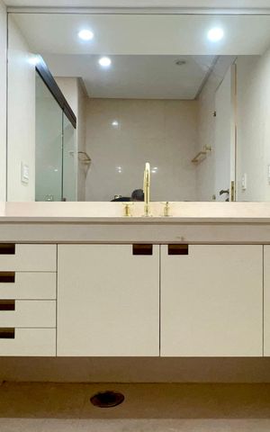 Apartamento à venda com 355m², 3 quartos e 5 vagas Apartamento à venda com 355m², 3 quartos e 5 vagasBanheiro