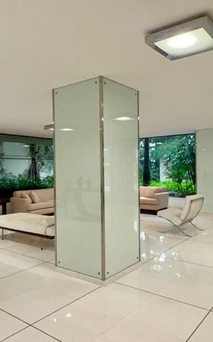 Apartamento à venda com 355m², 3 quartos e 5 vagas Apartamento à venda com 355m², 3 quartos e 5 vagasHall de entrada