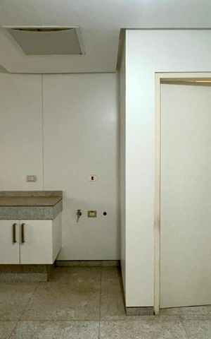 Apartamento à venda com 355m², 3 quartos e 5 vagas Apartamento à venda com 355m², 3 quartos e 5 vagasÁrea de Serviço