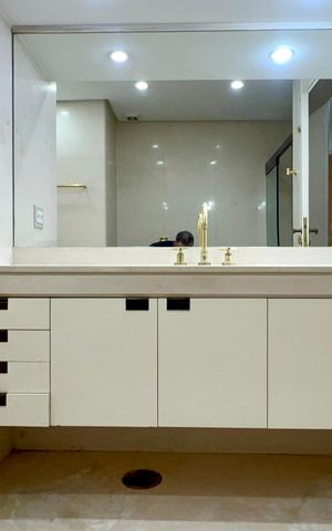 Apartamento à venda com 355m², 3 quartos e 5 vagas Apartamento à venda com 355m², 3 quartos e 5 vagasBanheiro da Suíte