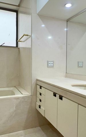 Apartamento à venda com 355m², 3 quartos e 5 vagas Apartamento à venda com 355m², 3 quartos e 5 vagasBanheiro da Suíte
