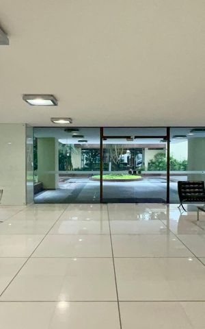 Apartamento à venda com 355m², 3 quartos e 5 vagas Apartamento à venda com 355m², 3 quartos e 5 vagasHall de entrada