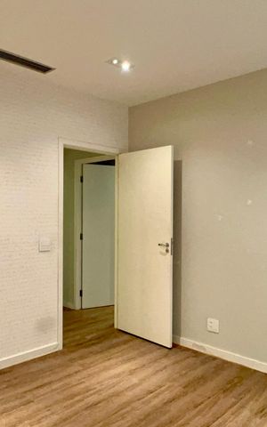 Apartamento à venda com 355m², 3 quartos e 5 vagas Apartamento à venda com 355m², 3 quartos e 5 vagasQuarto 2