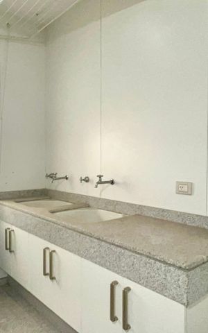 Apartamento à venda com 355m², 3 quartos e 5 vagas Apartamento à venda com 355m², 3 quartos e 5 vagasÁrea de Serviço
