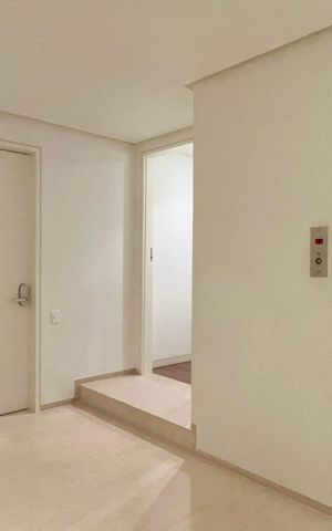 Apartamento à venda com 355m², 3 quartos e 5 vagas Apartamento à venda com 355m², 3 quartos e 5 vagasHall social