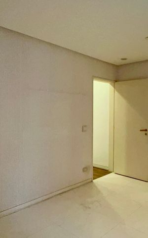 Apartamento à venda com 355m², 3 quartos e 5 vagas Apartamento à venda com 355m², 3 quartos e 5 vagasQuarto 1