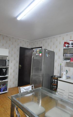 Casa à venda com 156m², 3 quartos e 2 vagasCozinha