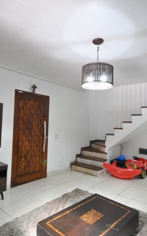 Casa à venda com 156m², 3 quartos e 2 vagasSala