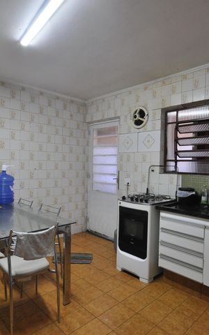 Casa à venda com 156m², 3 quartos e 2 vagasCozinha