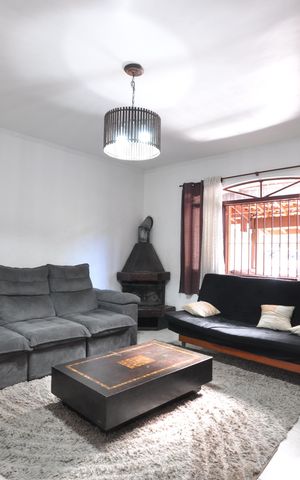 Casa à venda com 156m², 3 quartos e 2 vagasSala