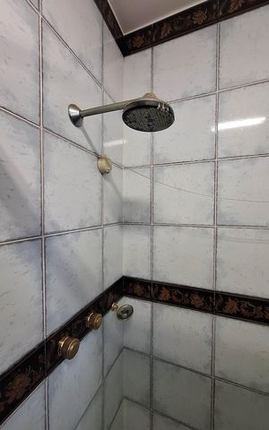 Casa de condomínio para alugar com 350m², 5 quartos e 4 vagas Casa de condomínio para alugar com 350m², 5 quartos e 4 vagasBanheiro