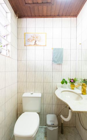 Casa à venda com 300m², 2 quartos e 2 vagas
