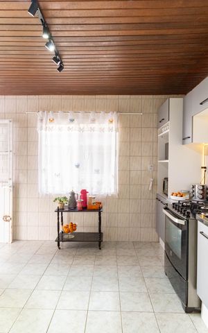 Casa à venda com 300m², 2 quartos e 2 vagas
