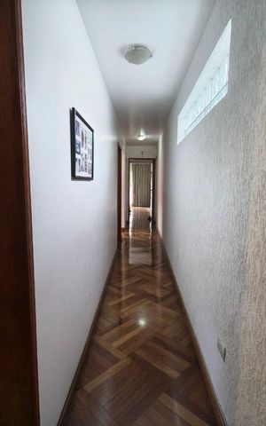 Casa à venda com 248m², 3 quartos e 3 vagas Casa à venda com 248m², 3 quartos e 3 vagasCorredor