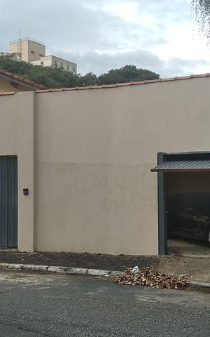 Casa para alugar com 330m², 3 quartos e 3 vagas Casa para alugar com 330m², 3 quartos e 3 vagasFachada