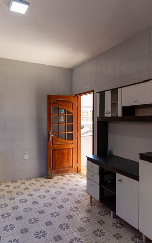 Casa à venda com 143m², 2 quartos e 3 vagasCozinha e Área de Serviço