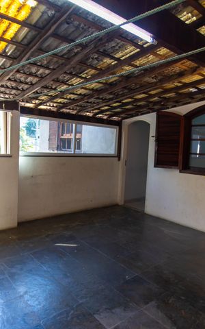Casa à venda com 143m², 2 quartos e 3 vagasCozinha e Área de Serviço