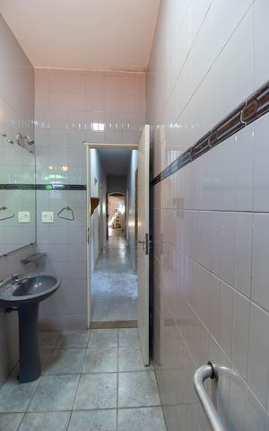 Casa à venda com 143m², 2 quartos e 3 vagasBanheiro Social
