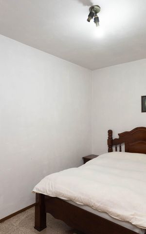Casa à venda com 60m², 4 quartos e 2 vagas Casa à venda com 60m², 4 quartos e 2 vagasSuíte