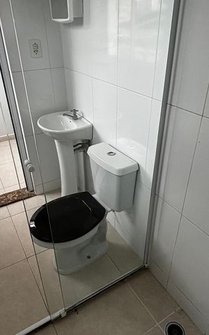 Apartamento para alugar com 35m², 1 quarto e sem vaga Apartamento para alugar com 35m², 1 quarto e sem vagaBanheiro da Suíte
