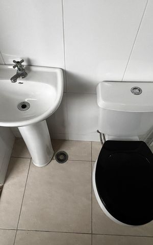 Apartamento para alugar com 35m², 1 quarto e sem vaga Apartamento para alugar com 35m², 1 quarto e sem vagaBanheiro da Suíte