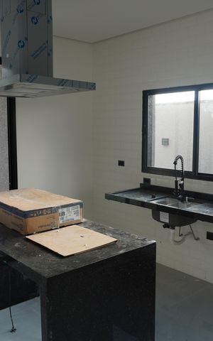 Casa de condomínio à venda com 131m², 2 quartos e 2 vagasCozinha