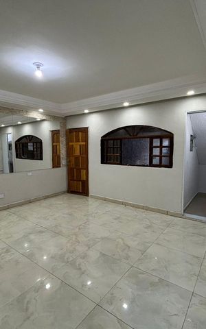 Casa à venda com 570m², 3 quartos e 2 vagas Casa à venda com 570m², 3 quartos e 2 vagasSala