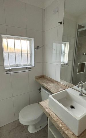 Casa à venda com 570m², 3 quartos e 2 vagas Casa à venda com 570m², 3 quartos e 2 vagasBanheiro suíte