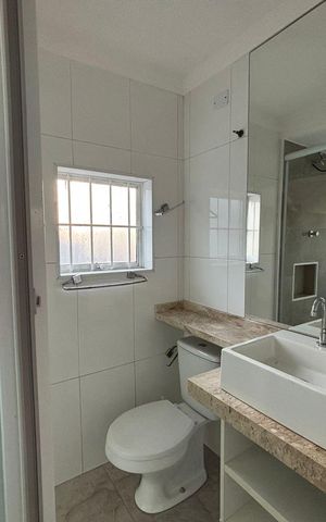 Casa à venda com 570m², 3 quartos e 2 vagas Casa à venda com 570m², 3 quartos e 2 vagasBanheiro suíte