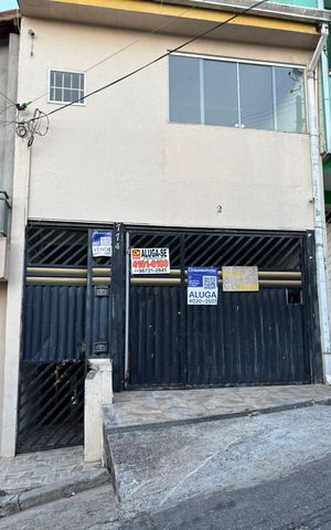 Casa à venda com 570m², 3 quartos e 2 vagas Casa à venda com 570m², 3 quartos e 2 vagasFachada