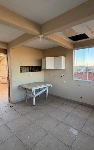 Casa à venda com 570m², 3 quartos e 2 vagas Casa à venda com 570m², 3 quartos e 2 vagasQuartinho área da churrasqueira