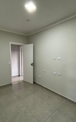 Casa à venda com 570m², 3 quartos e 2 vagas Casa à venda com 570m², 3 quartos e 2 vagasQuarto 2
